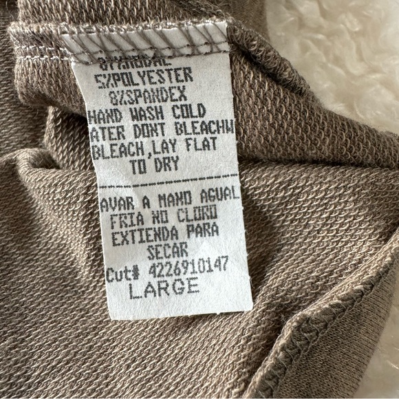 Kylie Paige Soft Knit Crewneck Long-sleeve Pullover Top  in Mocha Size Large NEW - Picture 6 of 8